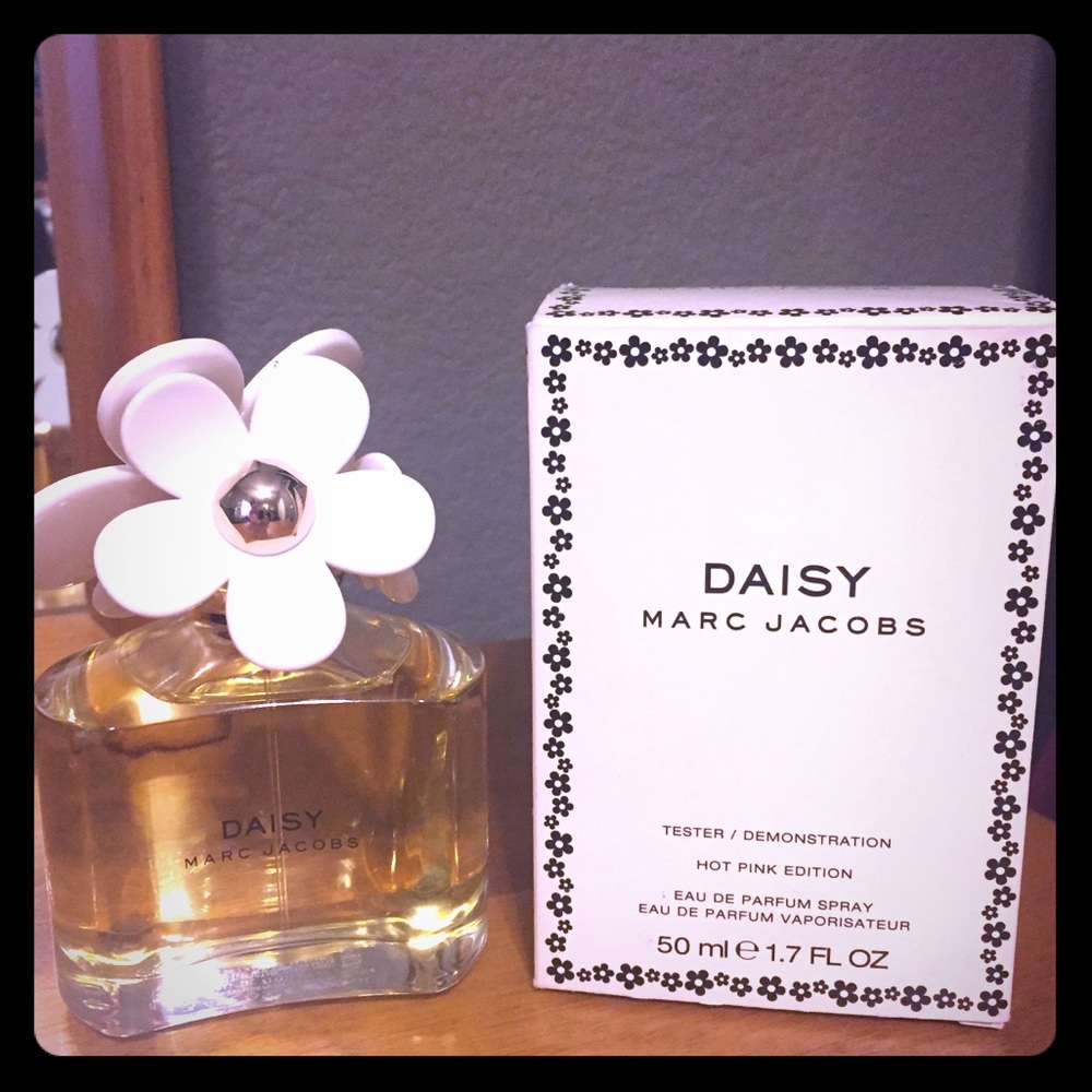 Daisy by Marc Jacobs Eau de Parum spray 1.7oz